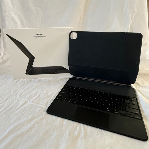 Apple Magic Keyboard for iPad Pro 12.9" - Picture 1 of 9
